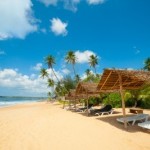 14148249-tropical-beach-in-sri-lanka